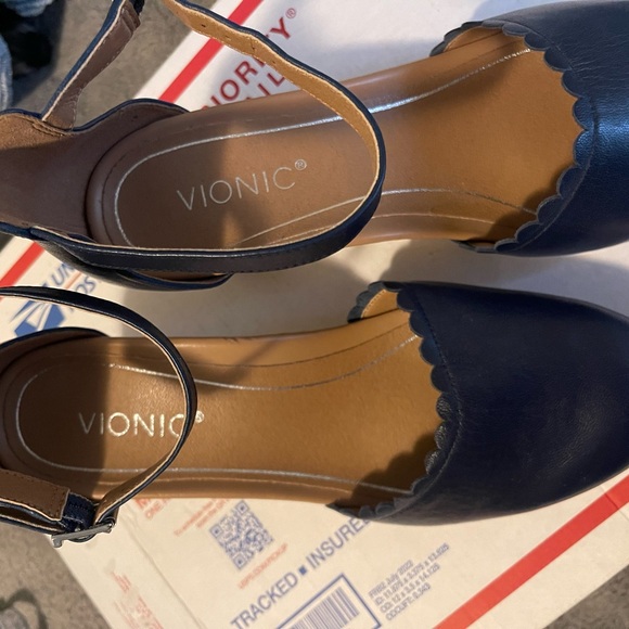 Vionic wedges. NWOT size 10. Navy blue - Picture 2 of 3